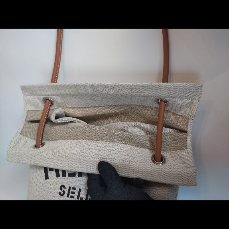 Hermes 金棕皮米白底黑字布斜背包 Aline Groom-10