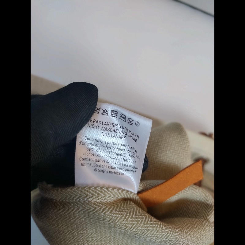 Hermes 金棕皮米白底黑字布斜背包 Aline Groom-13