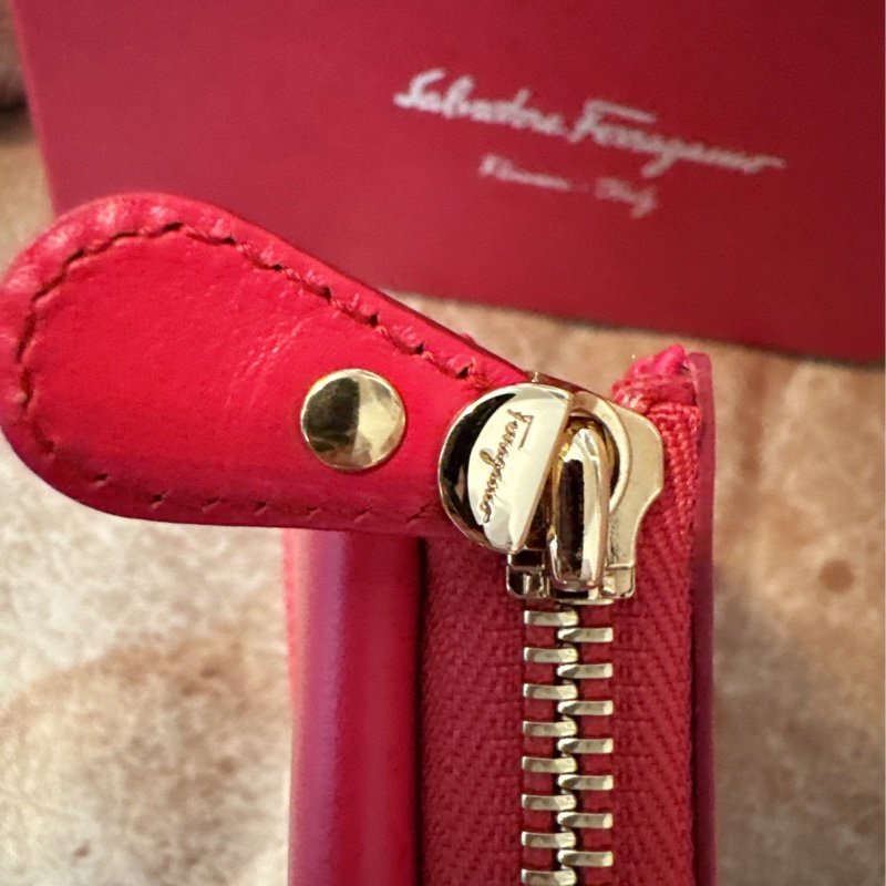 未使用 經典Salvatore Ferragamo（桃紅長夾）-26