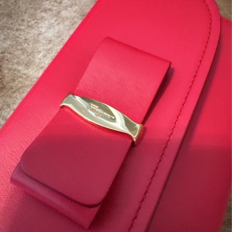 未使用 經典Salvatore Ferragamo（桃紅長夾）-41