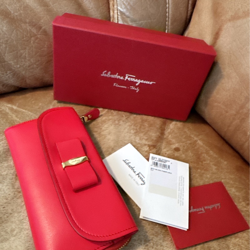 未使用 經典Salvatore Ferragamo（桃紅長夾）-50