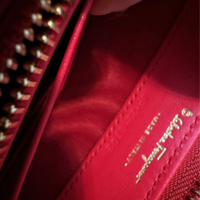 未使用 經典Salvatore Ferragamo（桃紅長夾）-56