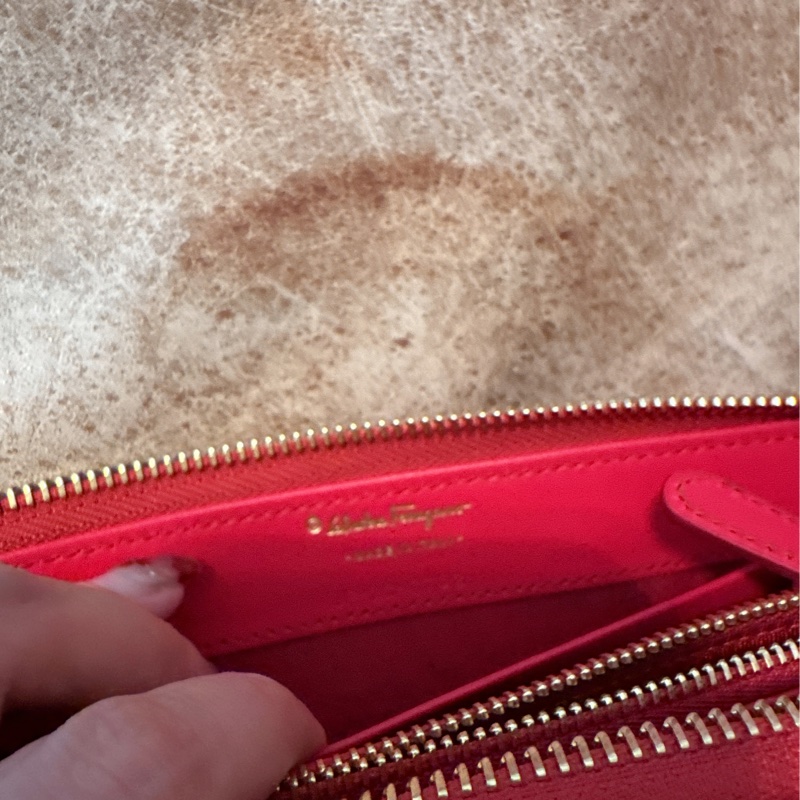 未使用 經典Salvatore Ferragamo（桃紅長夾）-57