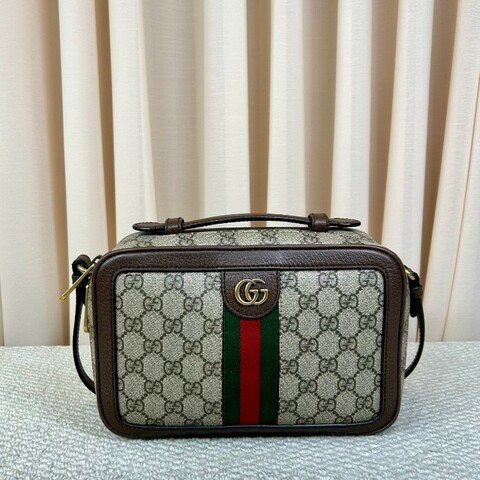 Gucci古馳經典雙G ophidia老花相機包 經典老花圖案 紅綠織帶裝飾 金色五金 可單肩可斜挎可手提 多種背法隨意切換 凹造型拍照很出片 包型正 容量實用 日常通勤百搭