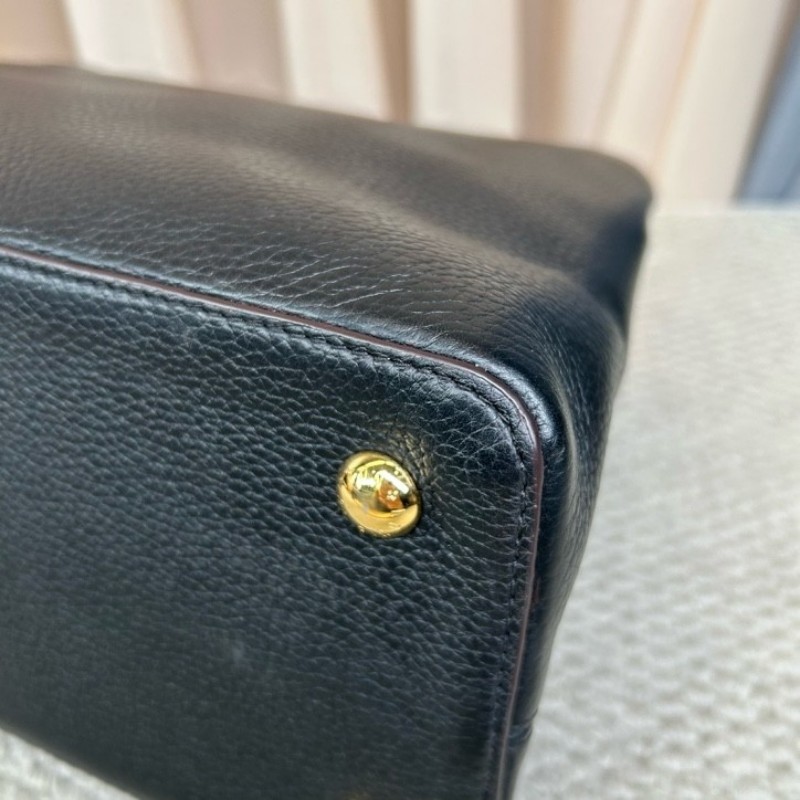 LV路易威登Capucines卡普辛黑金手提包 牛皮 金色五金 內裡玫紅色 容量大 有質感 日常通勤百搭-8