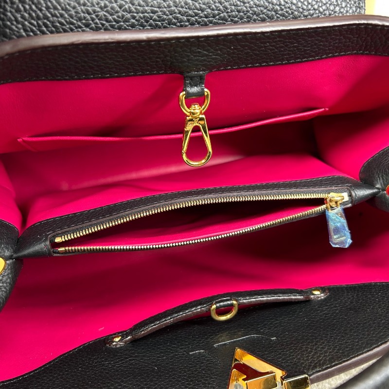 LV路易威登Capucines卡普辛黑金手提包 牛皮 金色五金 內裡玫紅色 容量大 有質感 日常通勤百搭-11
