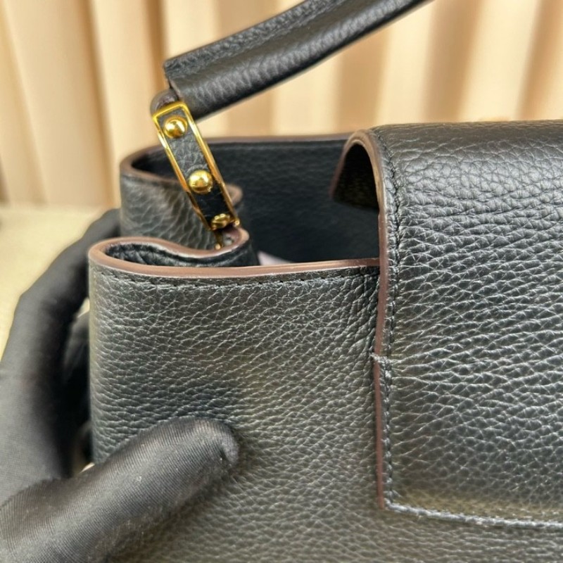 LV路易威登Capucines卡普辛黑金手提包 牛皮 金色五金 內裡玫紅色 容量大 有質感 日常通勤百搭-15