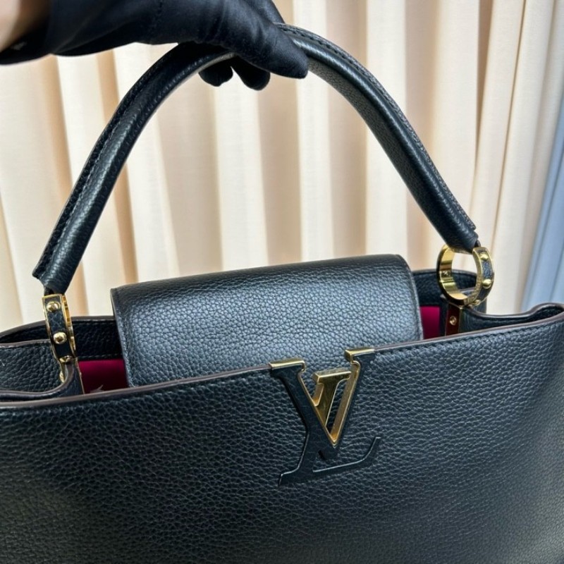 LV路易威登Capucines卡普辛黑金手提包 牛皮 金色五金 內裡玫紅色 容量大 有質感 日常通勤百搭-16