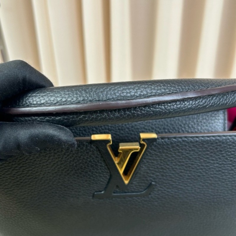 LV路易威登Capucines卡普辛黑金手提包 牛皮 金色五金 內裡玫紅色 容量大 有質感 日常通勤百搭-20