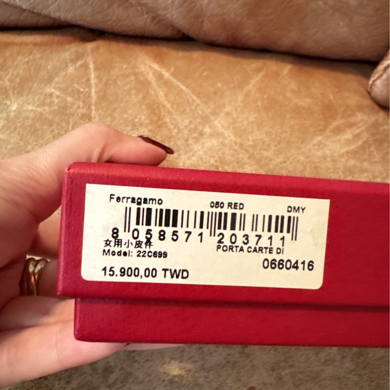 未使用Salvatore Ferragamo（短卡夾原價15900元）-17