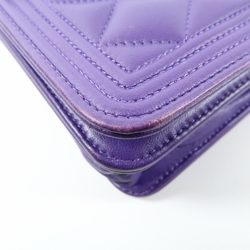 CHANEL 羊皮皮革Boy WOC Wallet On Chain金扣鏈帶肩背袋-10