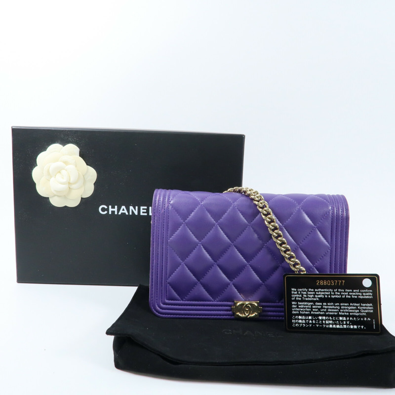 CHANEL 羊皮皮革Boy WOC Wallet On Chain金扣鏈帶肩背袋-15