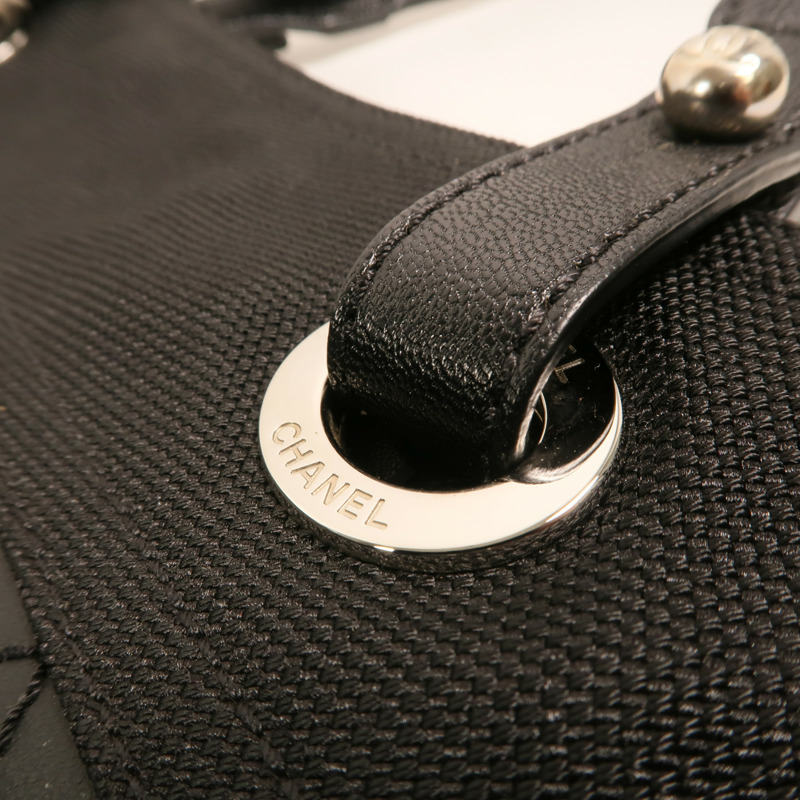 CHANEL 塗層帆布/尼龍Biarritz MM銀扣手挽袋-15