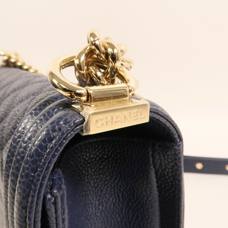 CHANEL 牛皮皮革Boy 25金扣鏈帶肩背袋-11