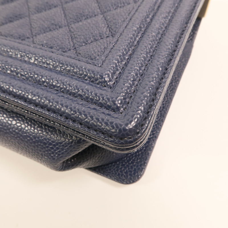 CHANEL 牛皮皮革Boy 25金扣鏈帶肩背袋-12