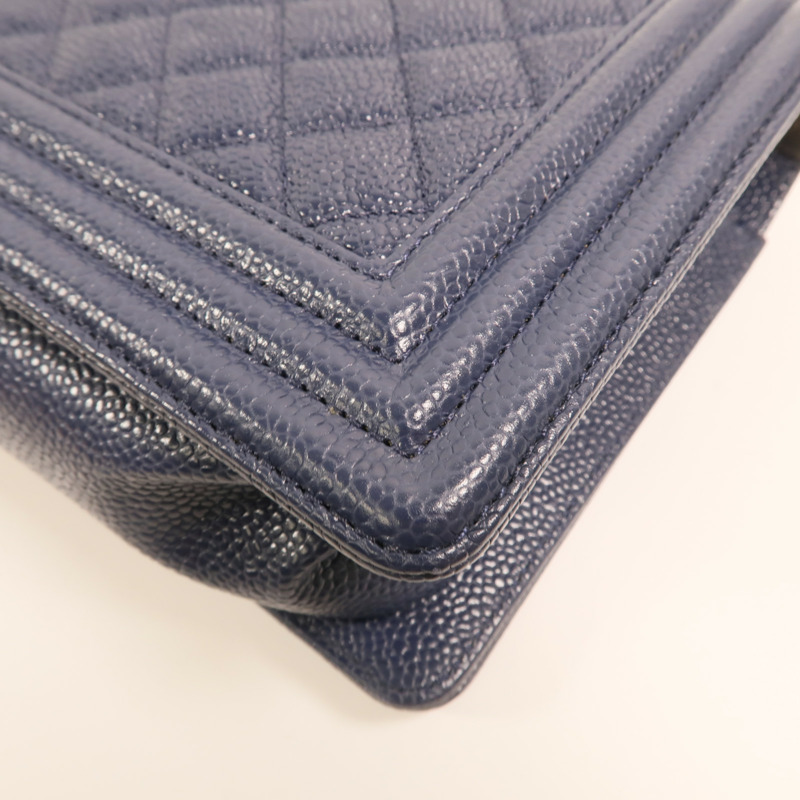 CHANEL 牛皮皮革Boy 25金扣鏈帶肩背袋-14