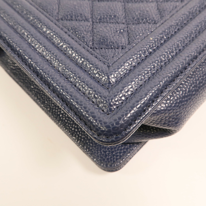 CHANEL 牛皮皮革Boy 25金扣鏈帶肩背袋-15