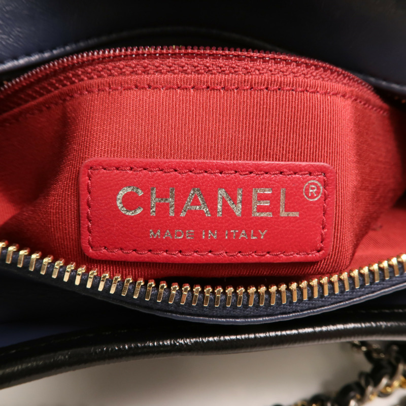 CHANEL 牛皮皮革Gabrielle small鏈帶肩背袋-5