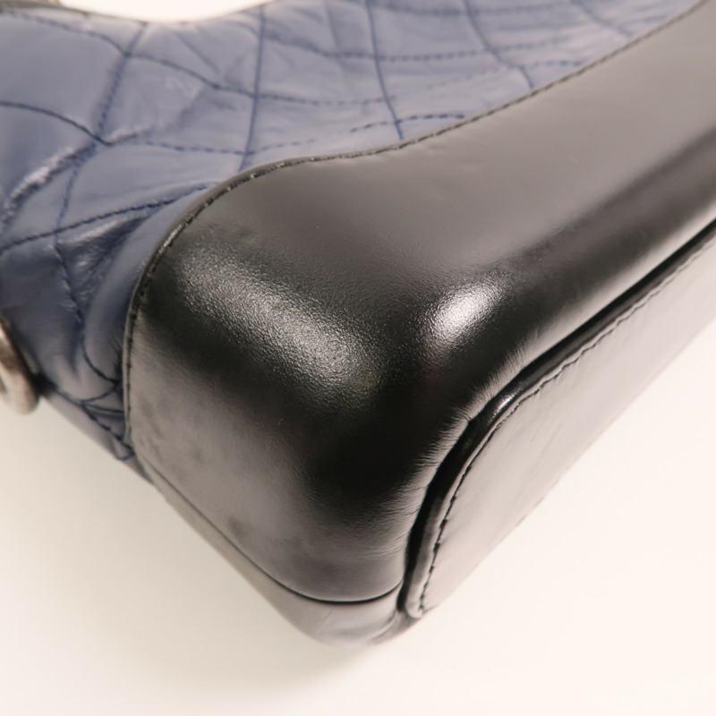 CHANEL 牛皮皮革Gabrielle small鏈帶肩背袋-14