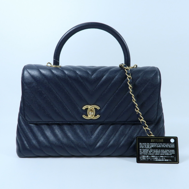 CHANEL 牛皮皮革Coco Handle Small金扣鏈帶手挽肩背兩用袋-17