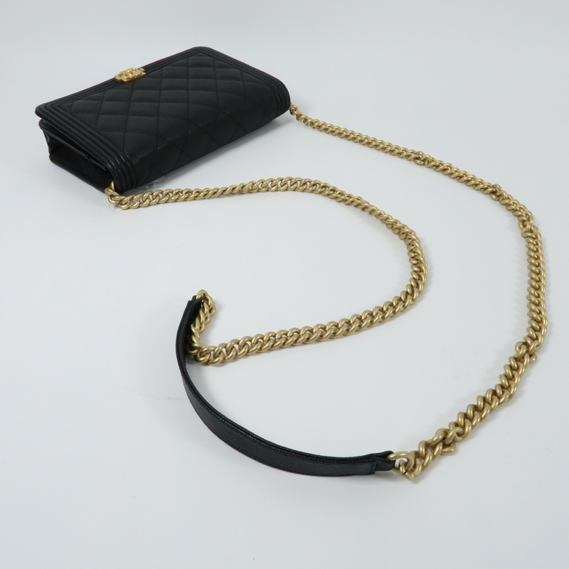 CHANEL 牛皮皮革Boy Wallet On Chain金扣鏈帶肩背袋-8