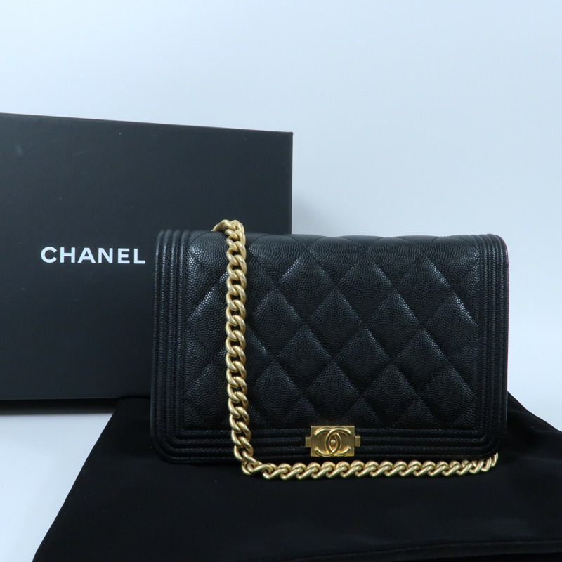 CHANEL 牛皮皮革Boy Wallet On Chain金扣鏈帶肩背袋-15