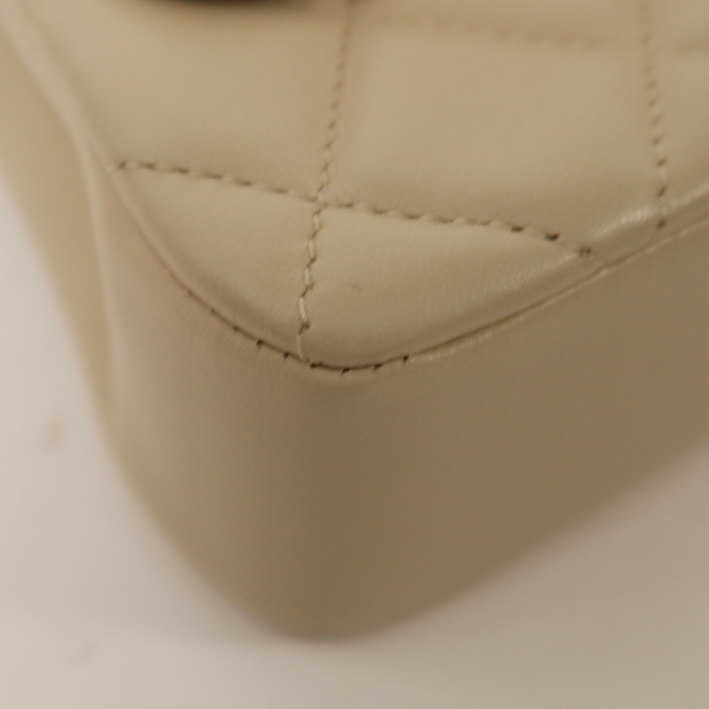 CHANEL 羊皮皮革Chain Shoulder金扣鏈帶肩背袋-10