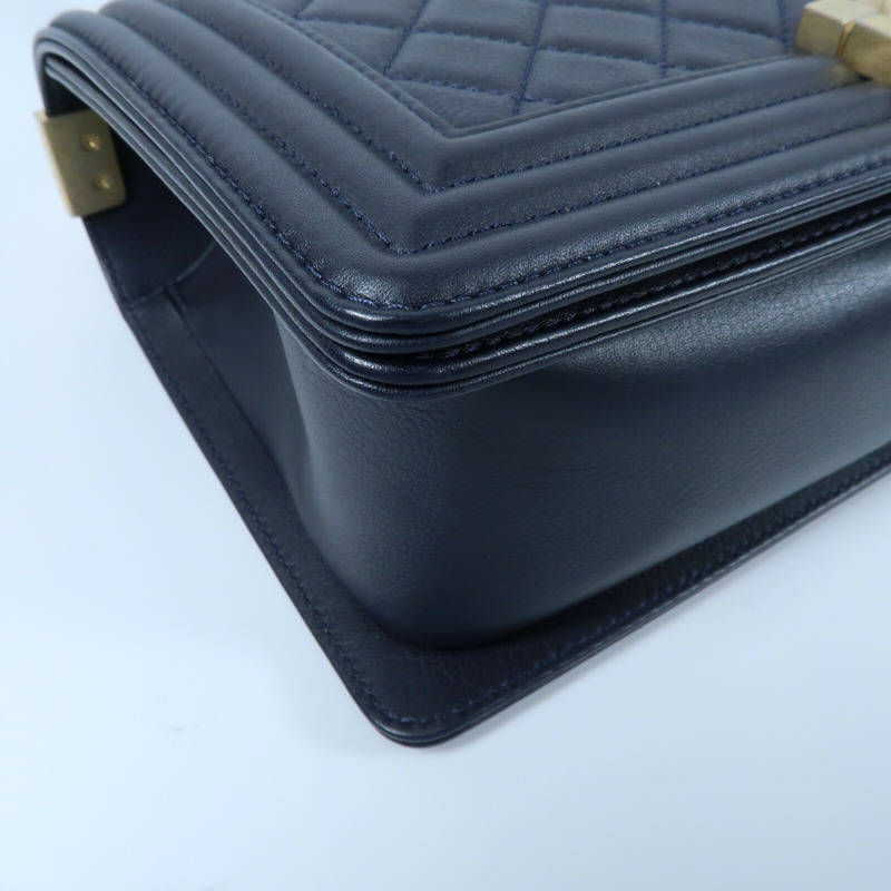 CHANEL 羊皮皮革Boy 25金扣鏈帶肩背袋-4