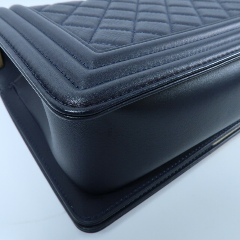 CHANEL 羊皮皮革Boy 25金扣鏈帶肩背袋-6