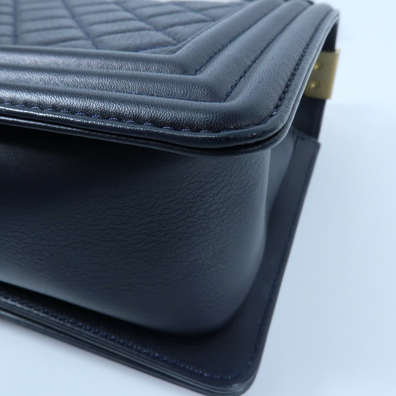 CHANEL 羊皮皮革Boy 25金扣鏈帶肩背袋-7