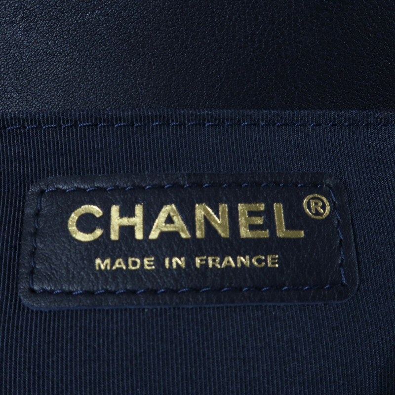 CHANEL 羊皮皮革Boy 25金扣鏈帶肩背袋-13