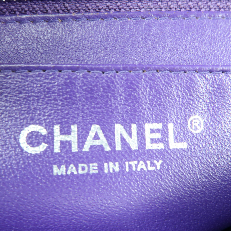 CHANEL 漆皮皮革Mini Classic 20銀扣鏈帶肩背袋-14