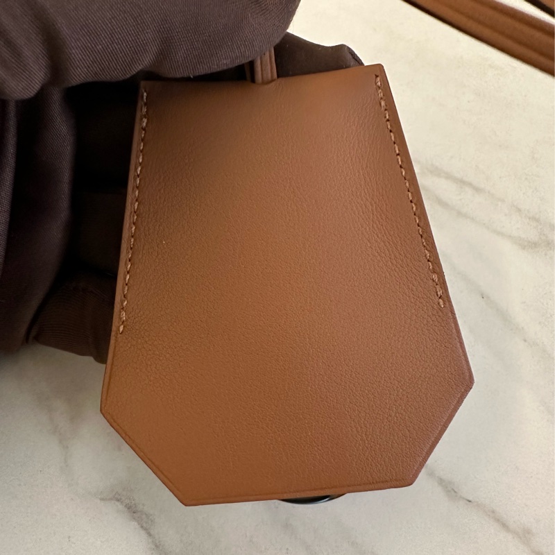 Hermès 2024 年度紀念禮物騎士壓印皮革鑰匙圈吊飾-2