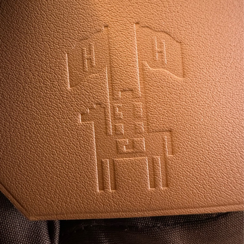 Hermès 2024 年度紀念禮物騎士壓印皮革鑰匙圈吊飾-3