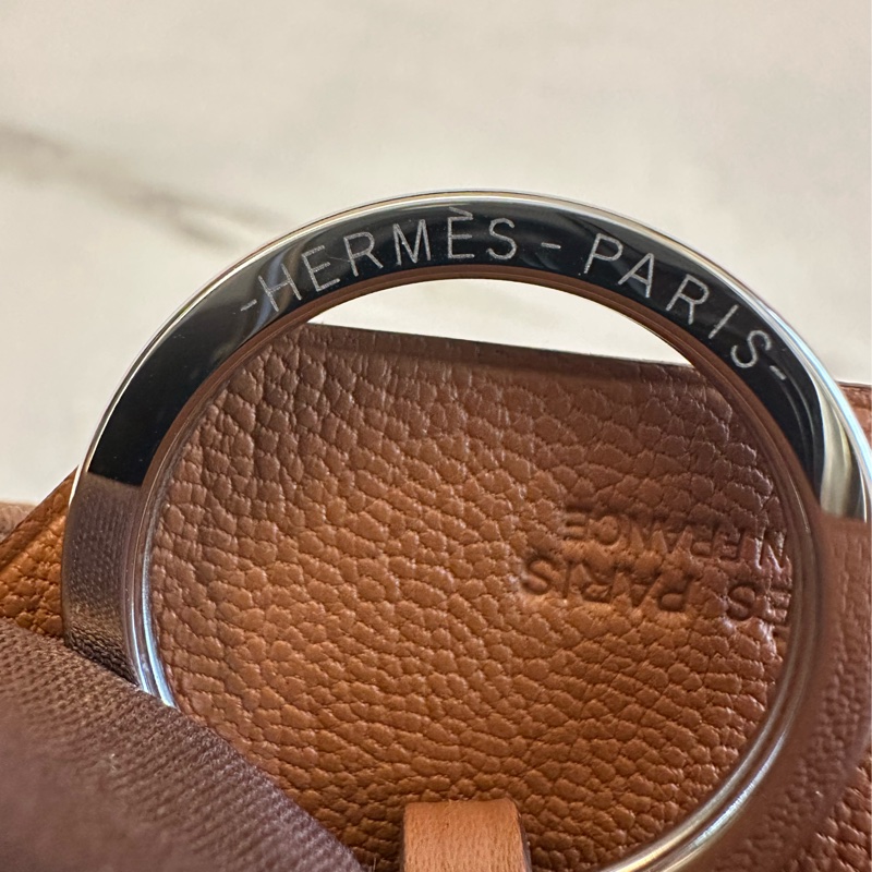 Hermès 2024 年度紀念禮物騎士壓印皮革鑰匙圈吊飾-4