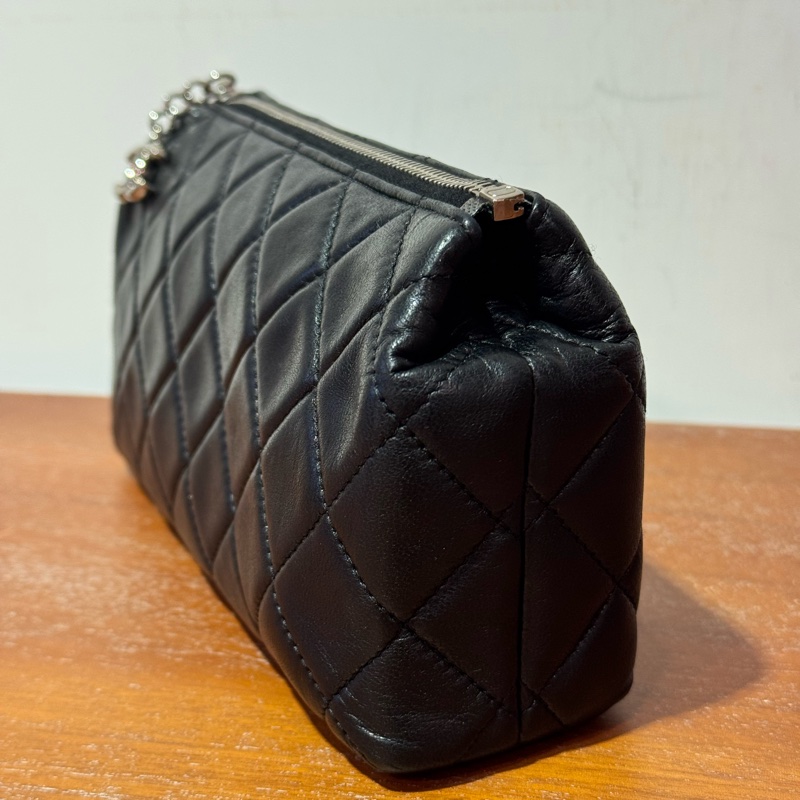 Chanel 黑色羊皮化粧包-3