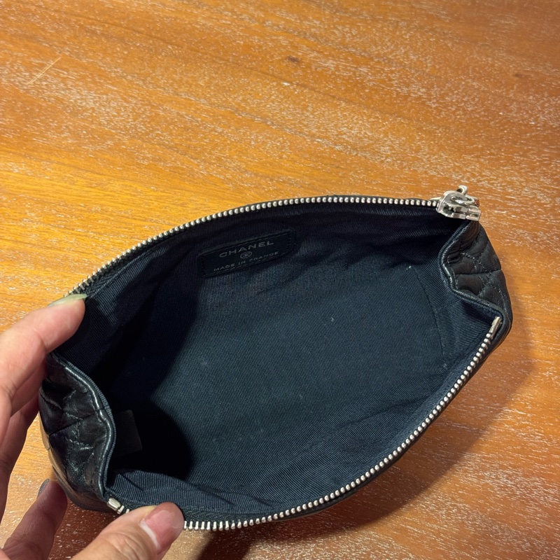 Chanel 黑色羊皮化粧包-6