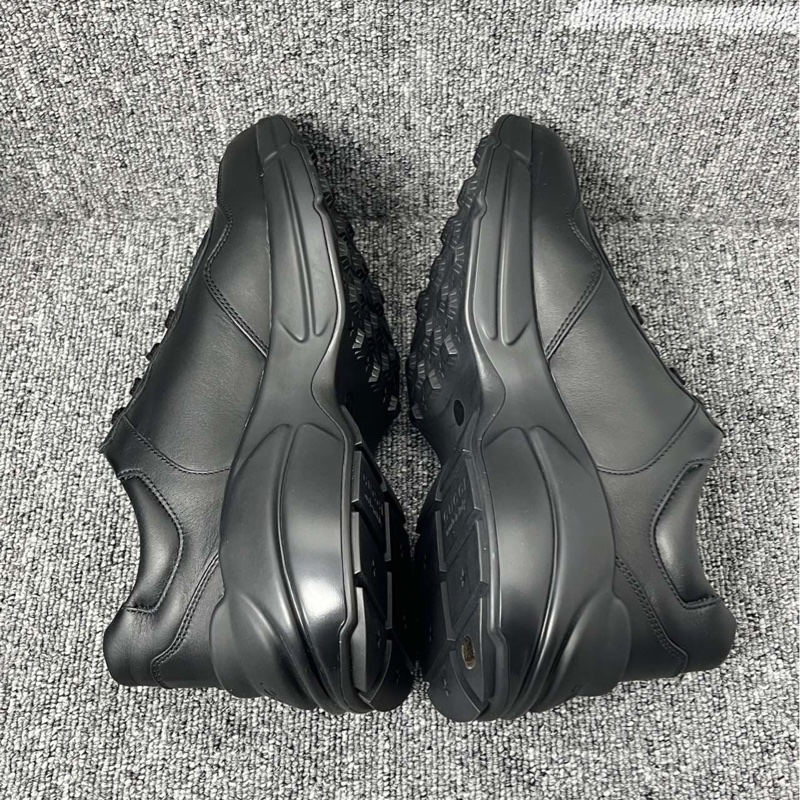 未使用品 Gucci 古馳運動鞋黑色皮面鏤空老爹鞋40.5碼-2