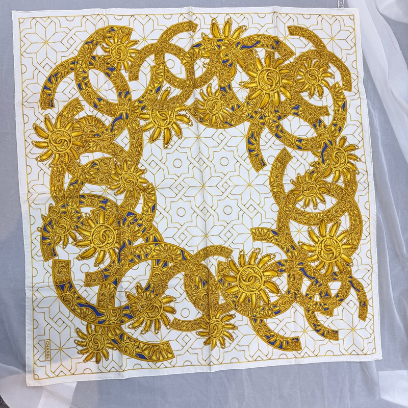 埃及神話🫢Chanel 太陽神拼米色方巾-1