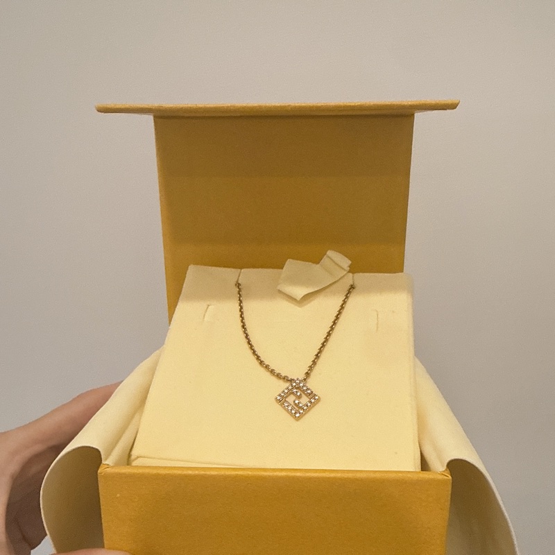 日本購入全新Fendi 美鑽項鍊 百搭好配 保證正品/假貨賠一百倍/項鍊可以調整長短-2