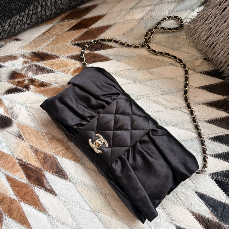 CHANEL 緞面蝴蝶鏈包 黑色 晶片款-0