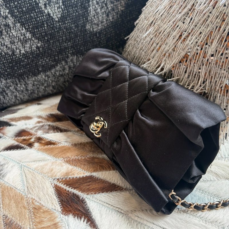 CHANEL 緞面蝴蝶鏈包 黑色 晶片款-3