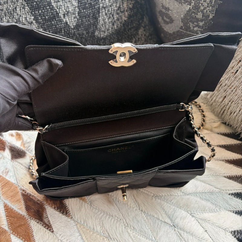 CHANEL 緞面蝴蝶鏈包 黑色 晶片款-6