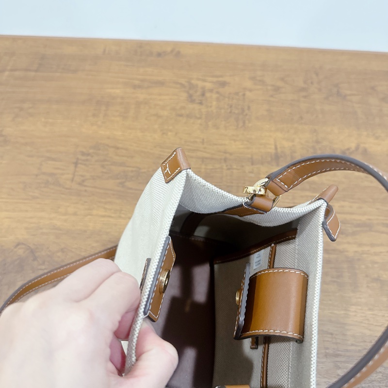 Tory Burch 美國購入 水桶包 可兩用 手提肩背 皮革質感拼接淺色系 夏天必買-5