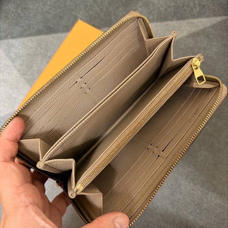 Lv奶茶色老花拉鍊長夾 (M69794）12卡-5