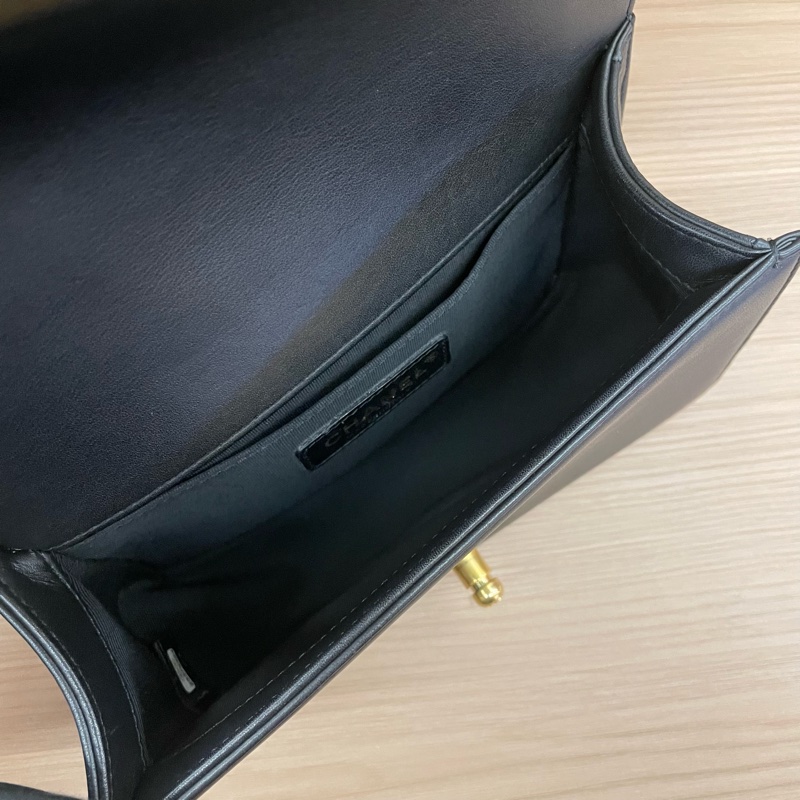 NO:D10 CHANEL 黑金荔枝皮Leboy 小号 2020年，29開，有塵袋 無卡 無盒子-10