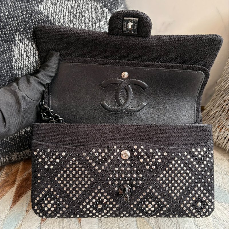 CHANEL 滿版鉚釘黑鑽COCO鏈包 晶片款-6