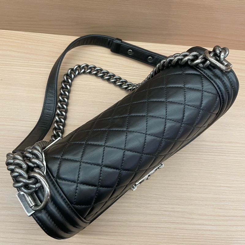 NO:D12 Chanel香奈儿leboy黑银中號2016年，21開，鏈條包  有塵袋 無卡 無盒子-4