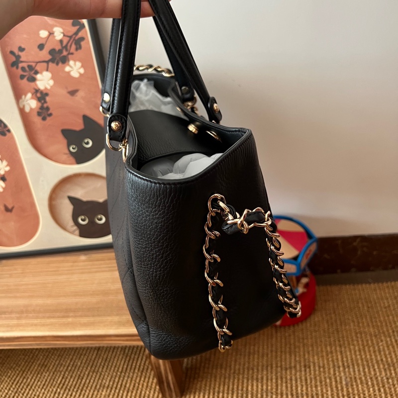✨Chanel 黑金牛皮外縫線tote 容量很好 超級美😍-6