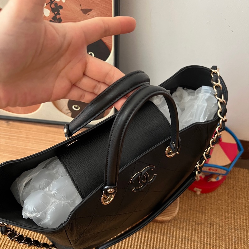 ✨Chanel 黑金牛皮外縫線tote 容量很好 超級美😍-9